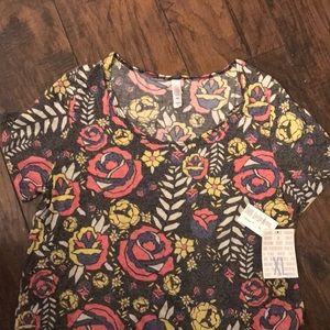 LulaRoe Classic T.